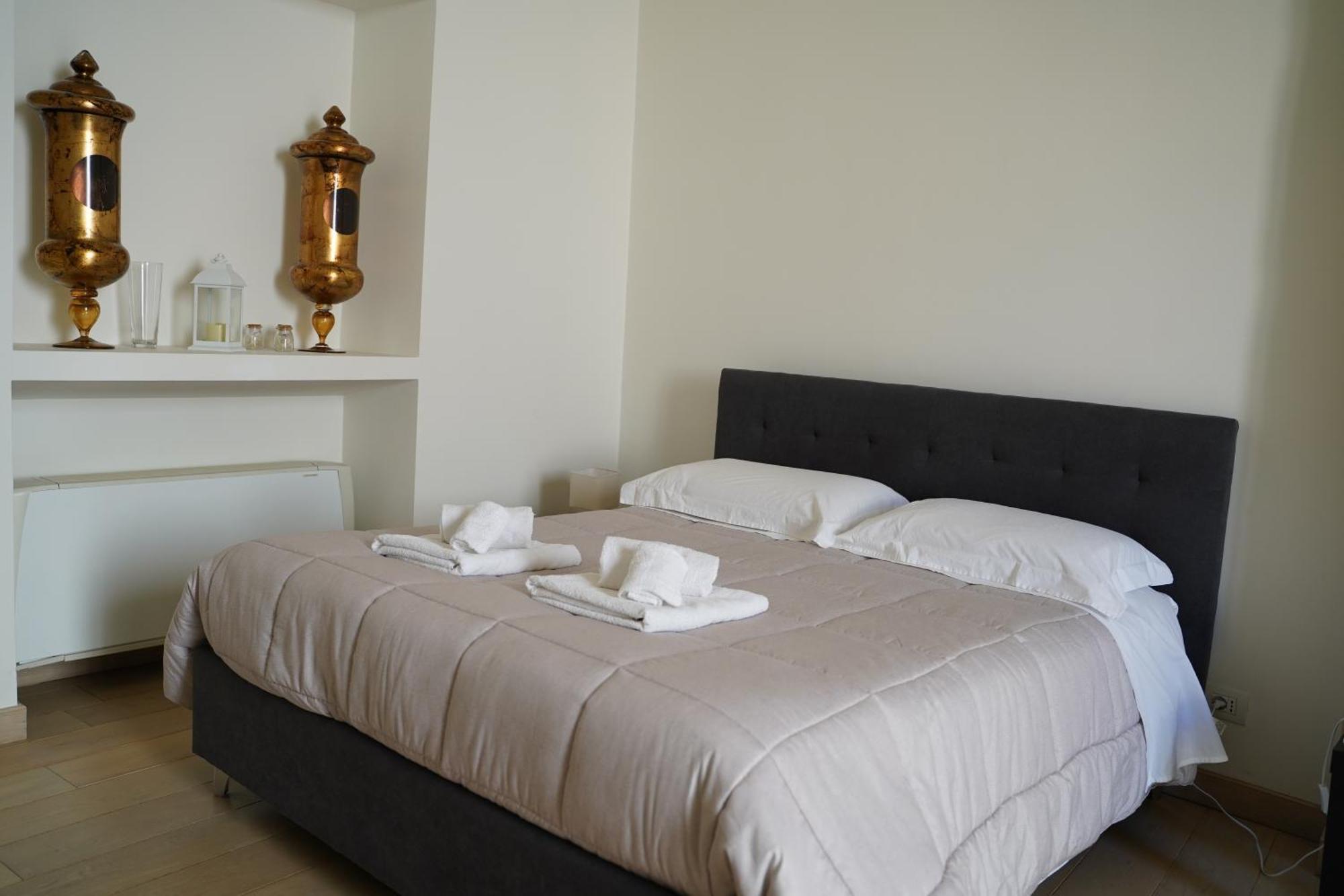 Suite Home D'Aragona Lecce Esterno foto